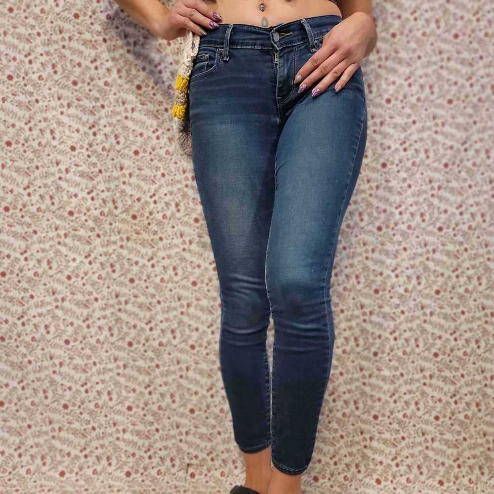 710 Super Skinny Levi's